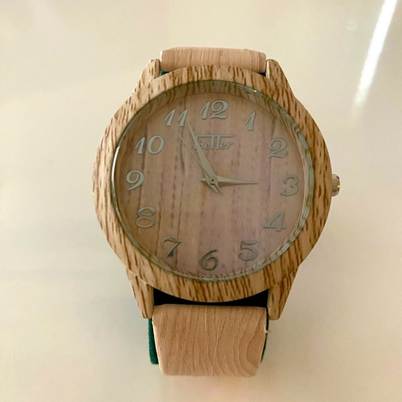 $3/10 Fashionable Watch - Picture 1 of 4